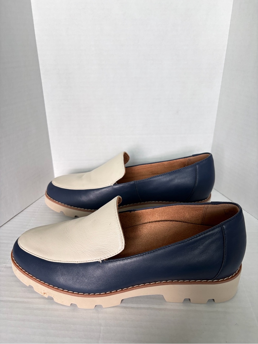 Vionic Kensley Loafer Women’s Size 7 Navy Cream Leather Platform Lug Rubber Sole - Picture 10 of 12